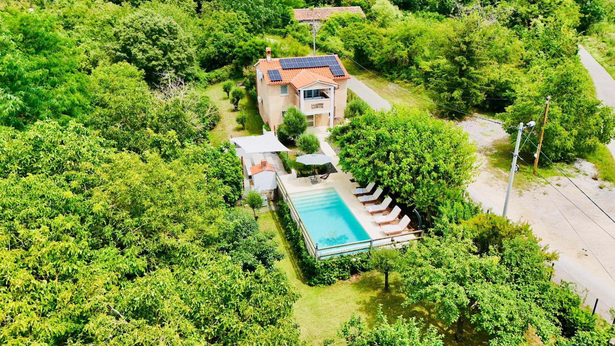 Wellness House Oliva With Heated Salt Water Pool, Sauna & Jakuzzi Labin  Kültér fotó